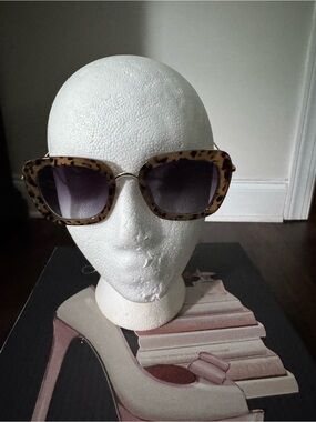 Tortoiseshell Square Frame Women's Sunglasses - Brown